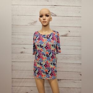 Gigi Lularoe  - Small